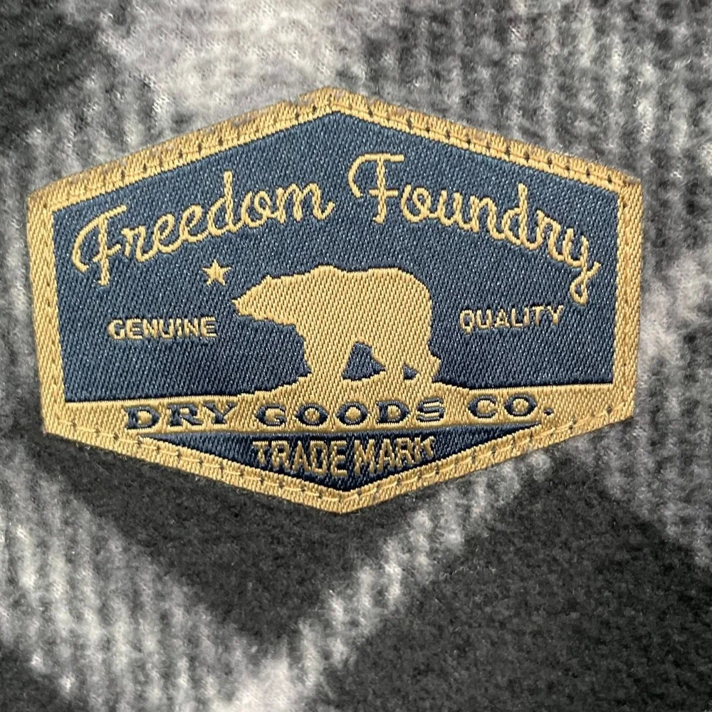 Freedom Foundry Fleece Shirt Men's L Black Plaid Button Up Shacket Heavy‎ Jacket